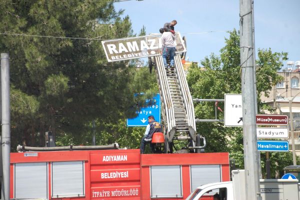 Sokak ve Caddeler, 'Hoş Geldin Ramazan' Işıklarıyla Süslendi