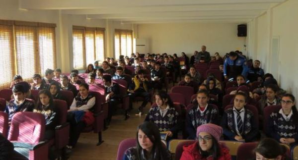  “SOSYAL MEDYA VE GÜVENLİ İNTERNET” KONULU KONFERANS