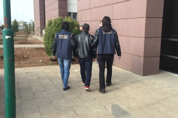Sosyal medyadan terör propagandasına 5 gözaltı