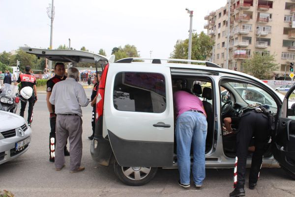 Şüpheli Araç Polisi Alarma Geçirdi