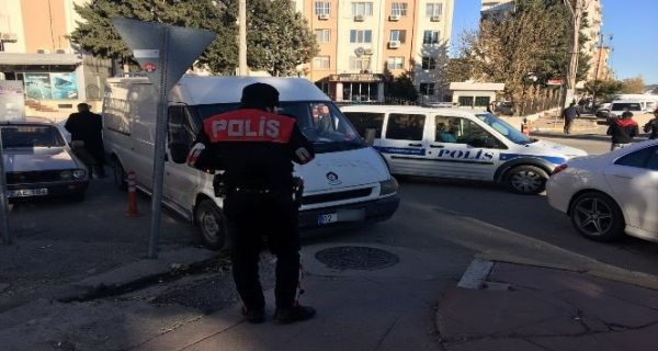 Şüpheli araç polisi alarma geçirdi