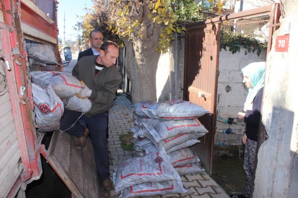 Suriye, Irak ve Afganistanlı ailelere kömür yardımı