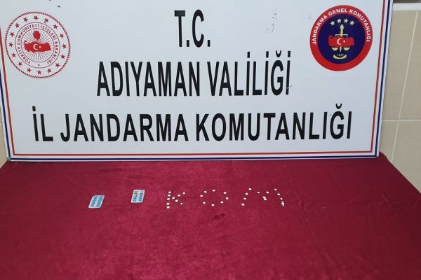 Suriyeli şahsın aracında narkotik haplar ele geçirildi