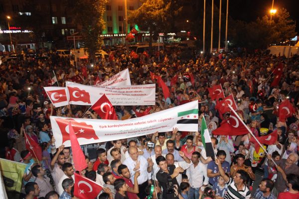 Suriyeliler ‘sivil iradeye’ sahip çıktı