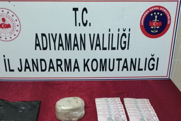 Suriyelinin aracından satışa hazır  uyuşturucu çıktı