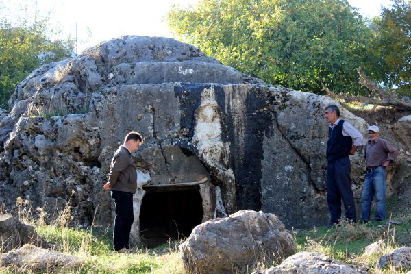 Tarihi kadın mezar bulundu