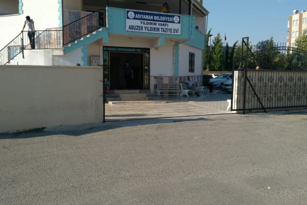 Taziye evine kurşun yağdırdılar