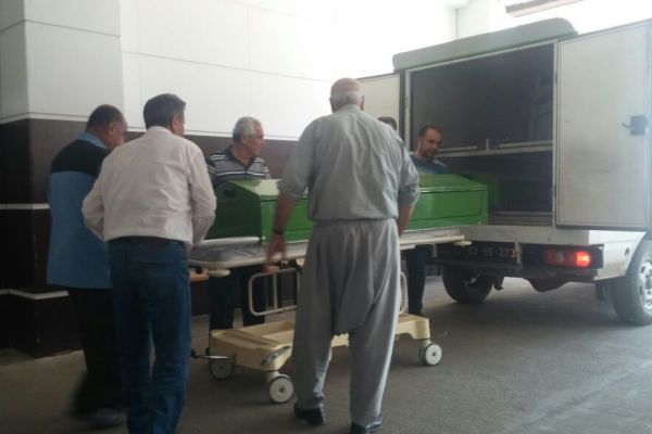 Telefon kablosuyla yaşamına son verdi