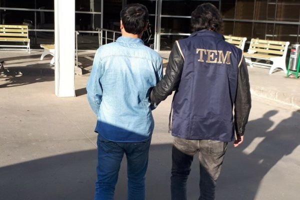 Terör örgütü propagandası yapan 2 kişi tutuklandı