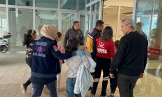 Yedikleri şekerden zehirlenen 15 öğrenci hastaneye kaldırıldı