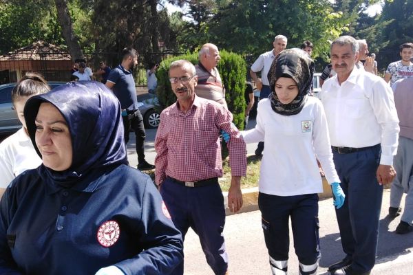 Tır önüne çıkan otomobili sürükledi: 1 Yaralı