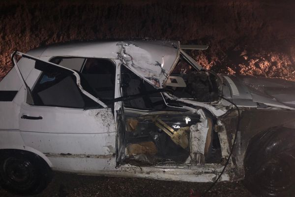 Tır ile otomobil çarpıştı: 4 yaralı