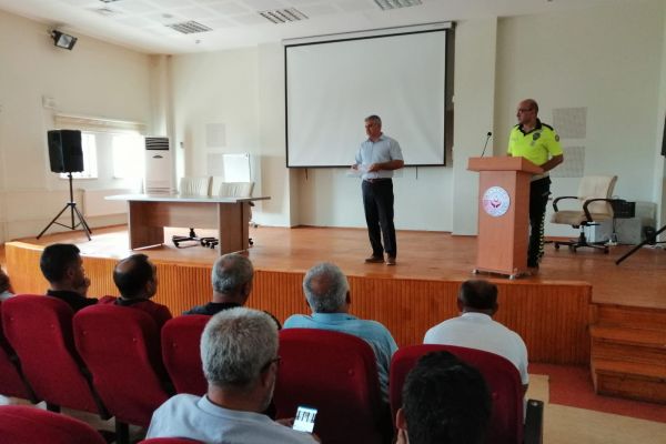 Trafik ekiplerinden yaya güvenliği eğitimi