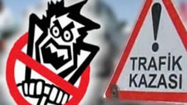 Traktör ile otomobil çarpıştı: 1 ölü, 1 yaralı