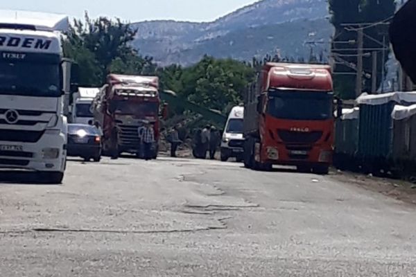 Tren vagonundan düşen işçi yaralandı