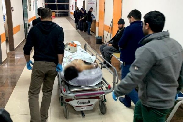 Tüfeğini temizlerken kazara kendini vurdu
