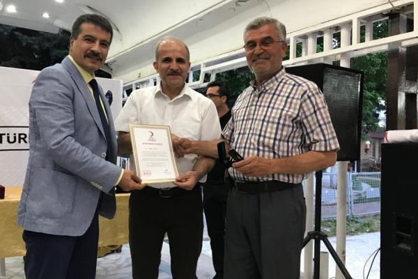 Türk Kızılay’ı bağışcılarına madalya
