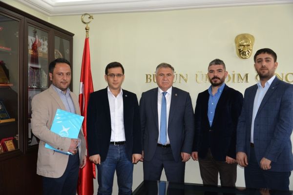 TÜRKİYE GENÇLİK VAKFI ADIYAMAN ŞUBESİNDEN İL MÜDÜRÜ BAĞCI’I ZİYARET ETTİ