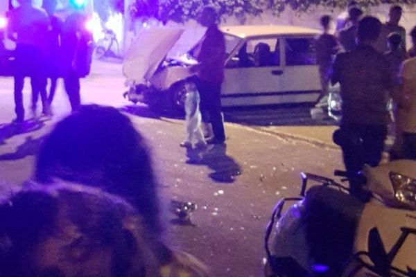 Kamyonet ile otomobil çarpıştı: 2 Yaralı 