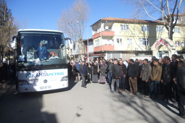 Umreye Gidenler Gözyaşları İle Uğurlandı
