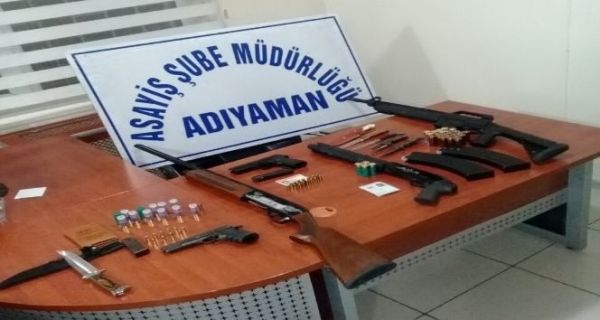Uygulamada adeta cephane ele geçirildi9