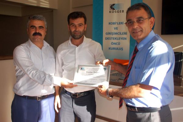Uygulamalı Eğitim Kursunu Tamamlayan Girişimcilere Sertifika