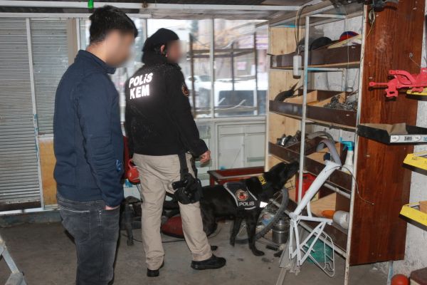 Uyuşturucu satıcılarına şafak operasyonu: 5 gözaltı