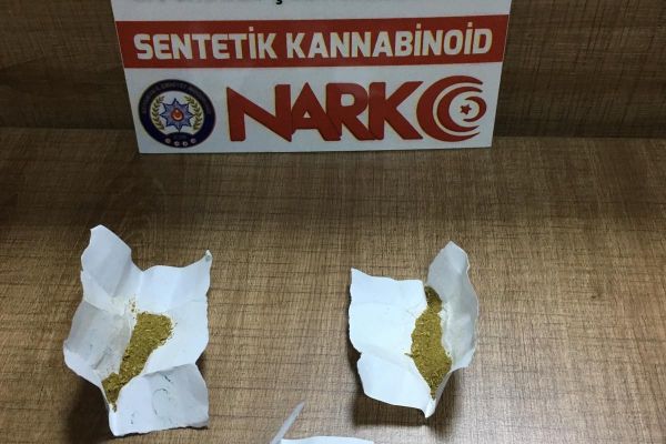 Üzerinde uyuşturucu ile yakalanan şahıs gözaltına alındı