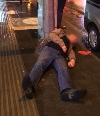 Vakaya giden ambulansın yolu kesildi
