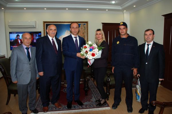 Vali Abdullah Erin’e 15 Temmuz'a özel pul