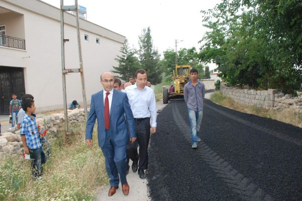 VALİ DEMİRTAŞ, ASFALTLAMA ÇALIŞMALARINI YERİNDE GÖRDÜ