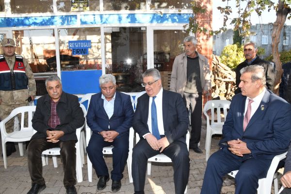Vali Pekmez, Şehit Demir’in ailesiyle bir araya geldi