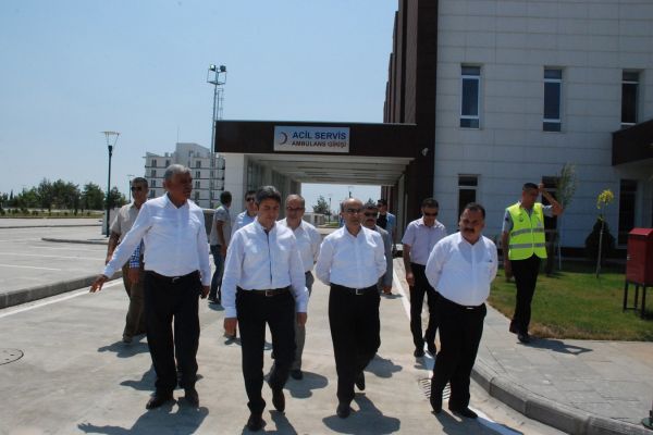 Vali'den, Doktorları Saat 10'da, 11'de Gelen Sağlık Kuruluşlarıyla İlgili Açıklama