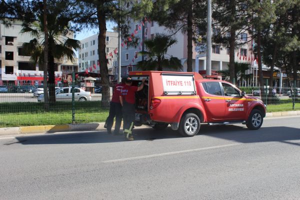 Valilik karşısında yangın paniği