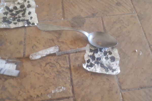 Valilik yakınlarında adeta uyuşturucu madde partisi veriliyor