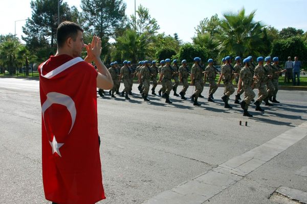 Vatandaşlar, Askerleri Alkışladı Övgü Dolu Sözler Yağdırdı