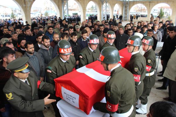 Vefat Eden Asker Toprağa Verildi