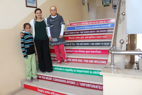 YARIMBAĞ KÖYÜNDE YABANCI DİL KAMPANYASI