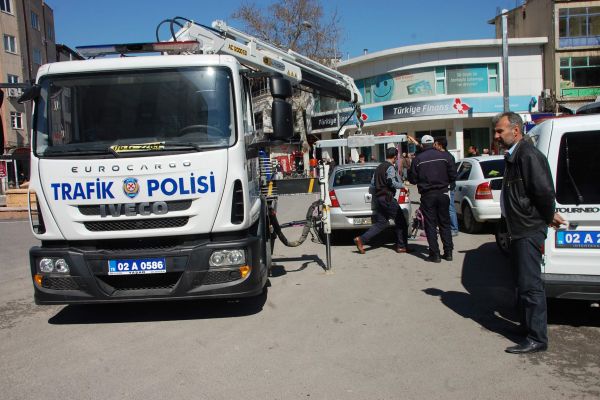 YENİ EMNİYET ÇEKİCİSİ İŞ BAŞINDA