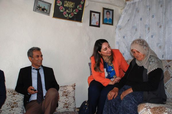 Yeşim Pekmez, şehit aileleriyle bir araya geldi