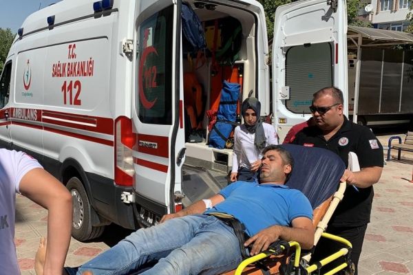 Yılanın soktuğu kişi hastaneye kaldırıldı