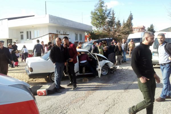 Yine Aynı Yol... Yine Kaza: 8 yaralı