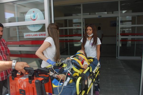 Yüksekten düşen çocuk ağır yaralandı