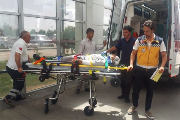 Yüksekten düşen duvar ustası yaralandı