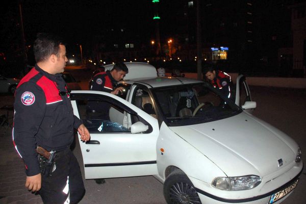 Yunus Polisleri 300 Gram Esrar Maddesi Ele Geçirdi