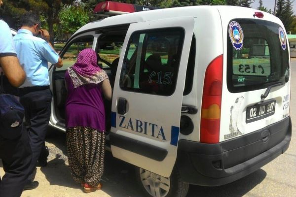 Zabıta Ekipleri Dilencileri Topluyor