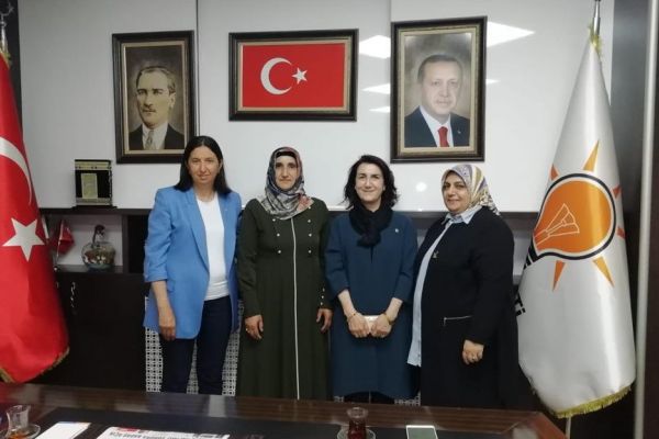 Zeytun Şener kadın kolları başkanlığına getirildi