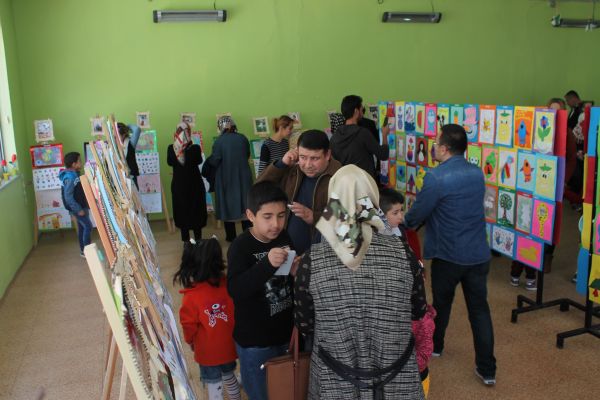Zübeyde Hanım Anaokulunda resim ve sanat sergisi