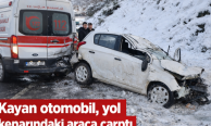 Kayan otomobil, yol kenarındaki araca çarptı