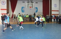 Gençlik ve Spor Bakanı gençlerle basketbol oynadı